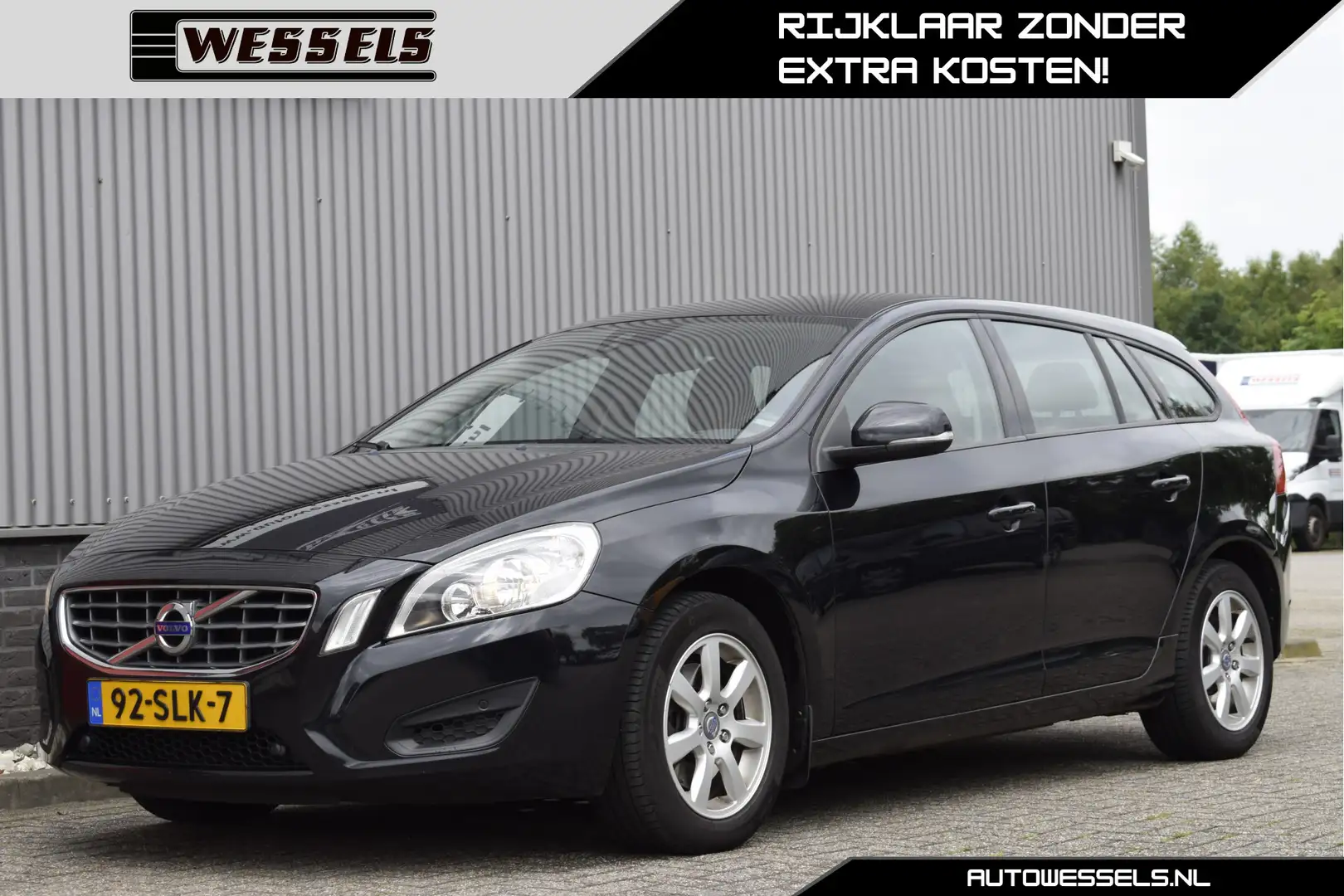 Volvo V60 1.6 T4 Kinetic Leder, Trekhaak, Navi, Cruise, Auto Zwart - 1