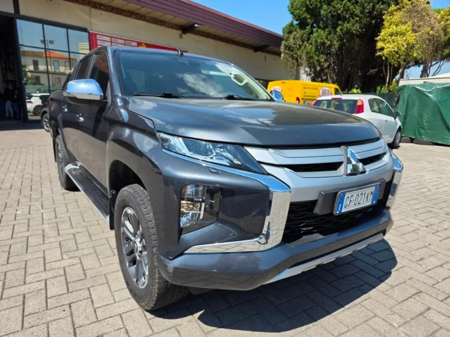 Mitsubishi L200 L200 2.3 D Double Cab 4x4 Super Select Intense Beige - 1