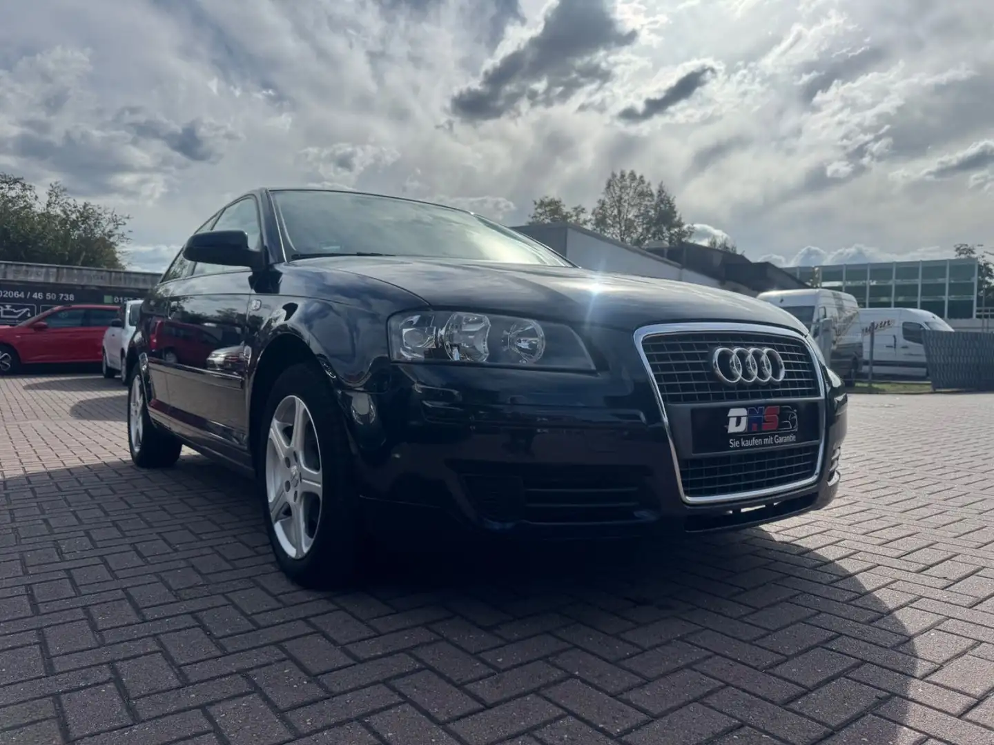 Audi A3 1.6 Attraction*TÜV NEU*GARANTIE*AUTOMATIK* Blau - 1