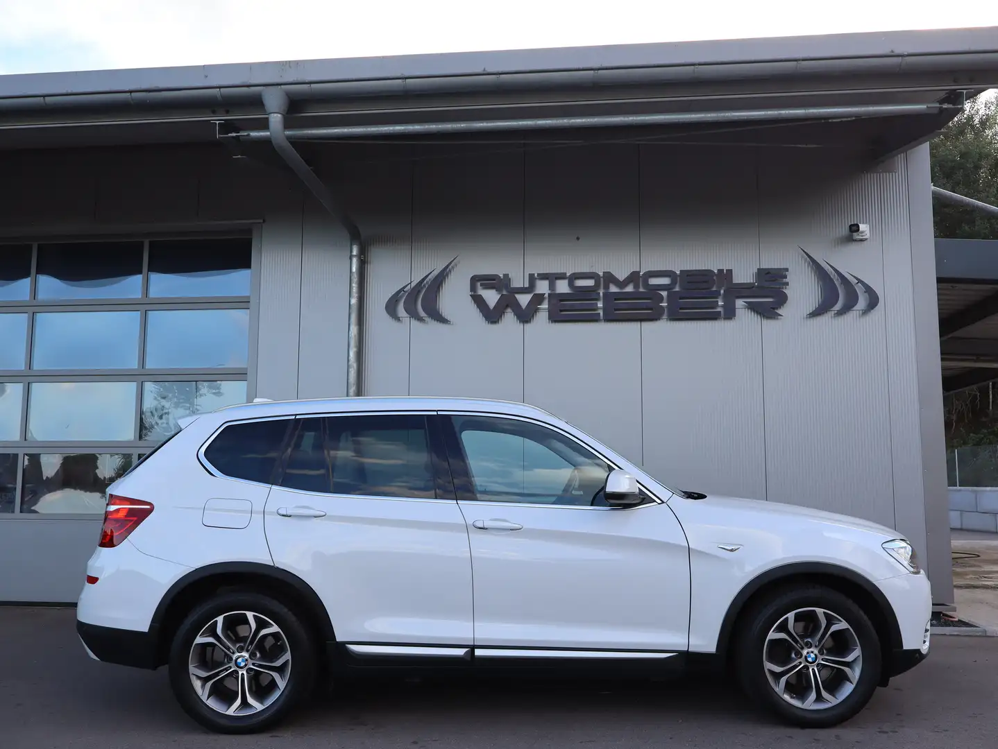 BMW X3 xDrive30d Aut. xLine *LEDER*PANORAMA*AHK*CAM*HIFI* Blanc - 2