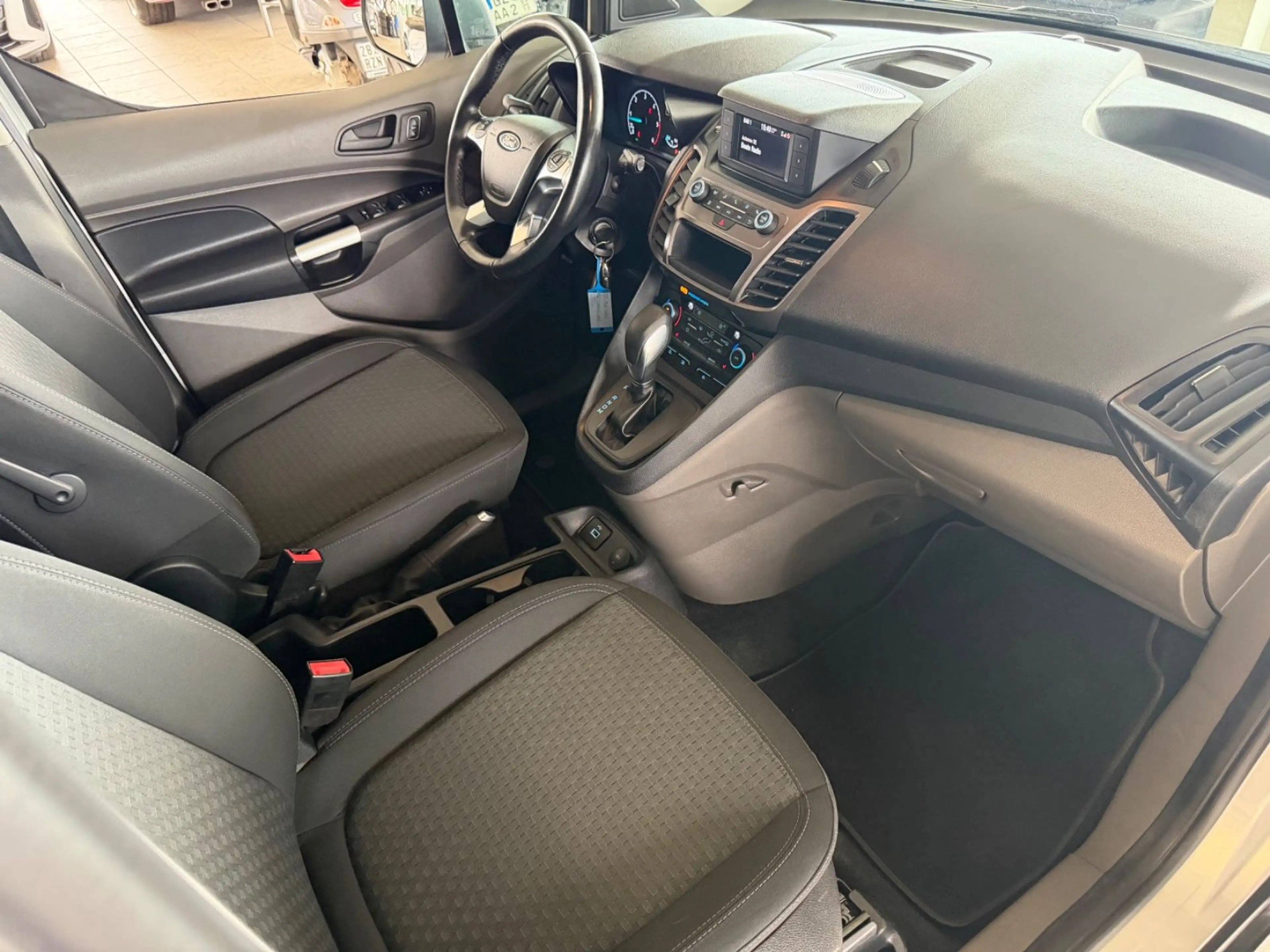 Ford Grand Tourneo Kombi Lang Trend LM SHZ KLIMA — photo 14