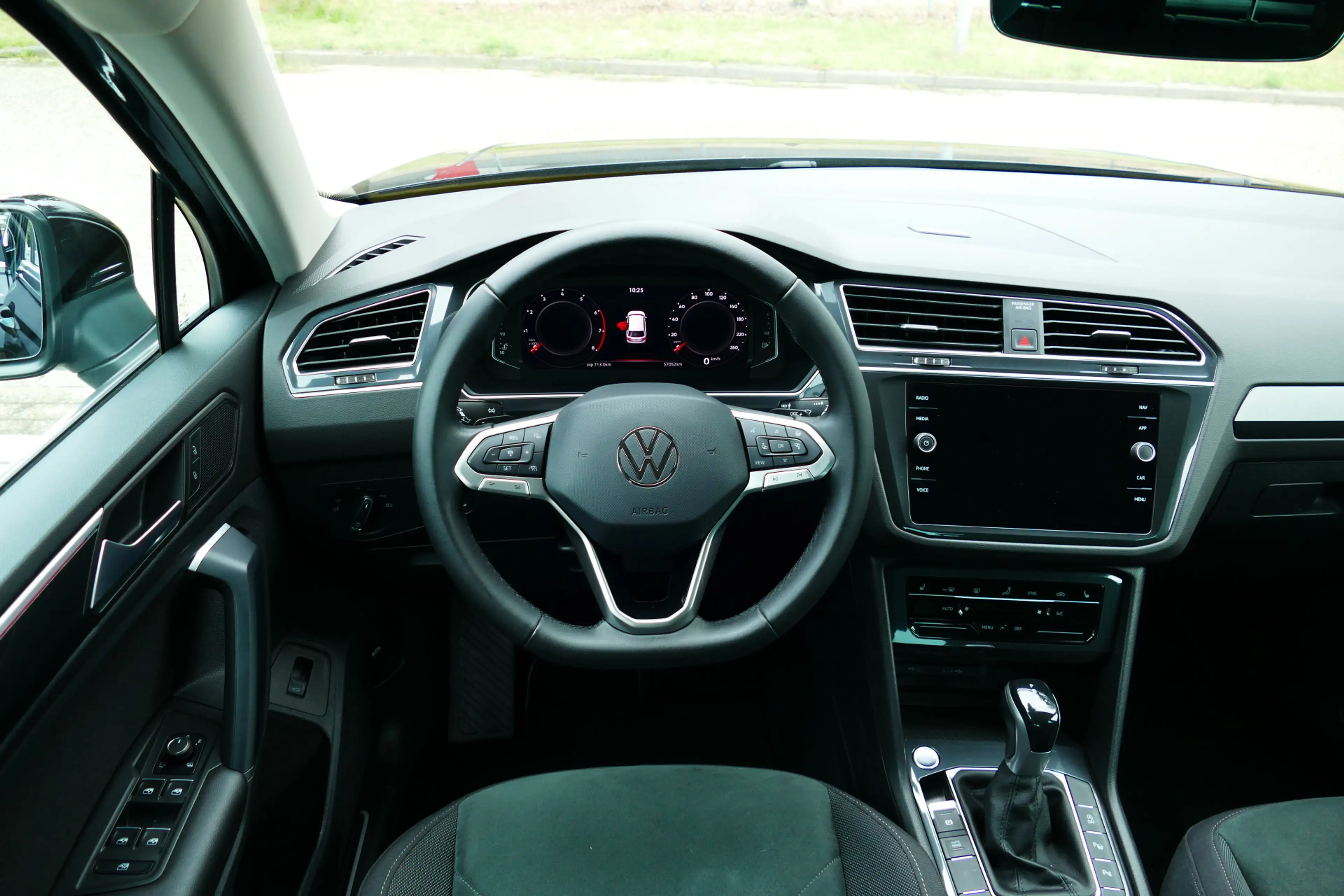 Volkswagen Tiguan 1.5 eTSI Life Edition. Adap Cruise, IQ Licht, Came — photo 13