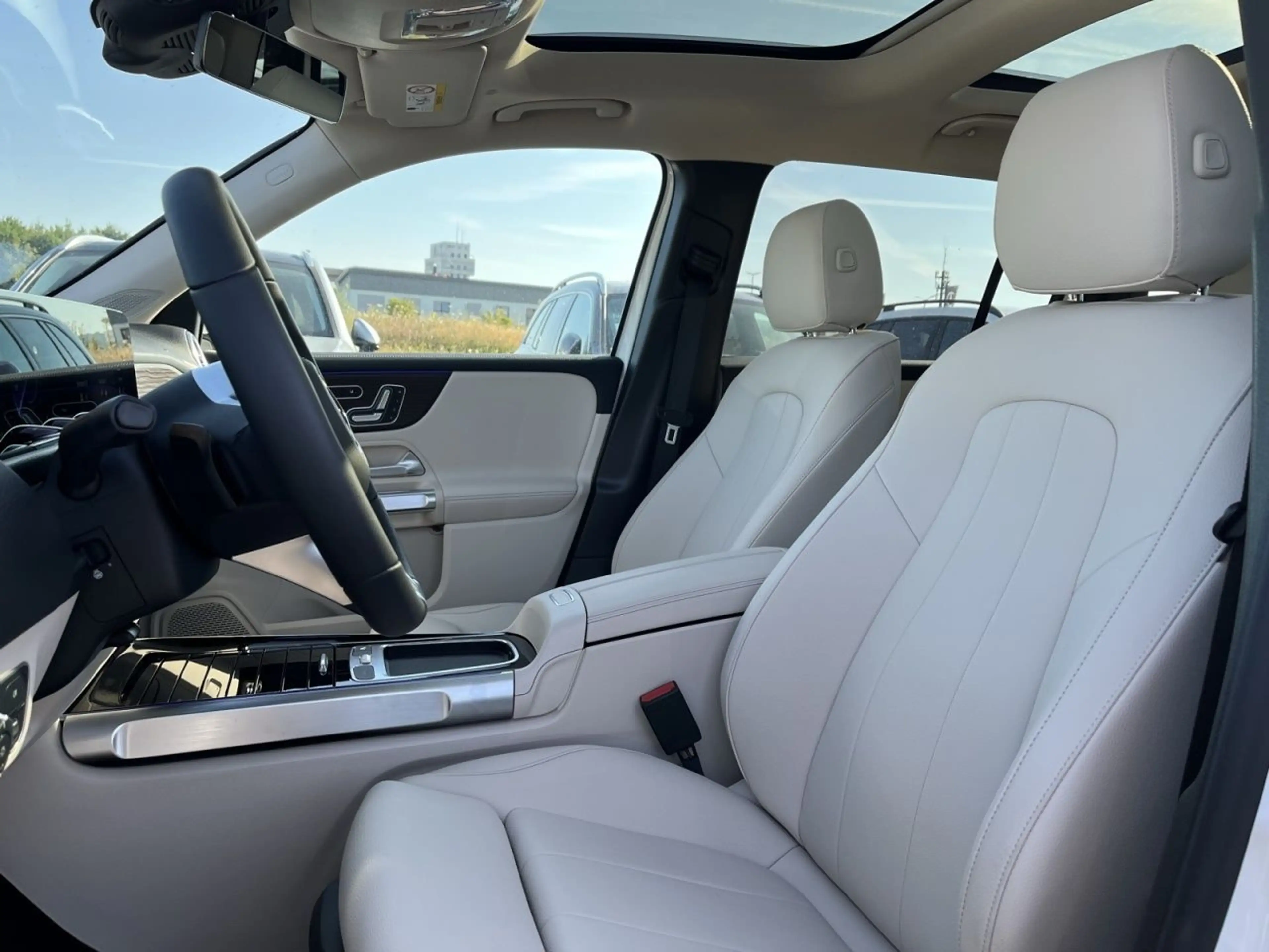 Mercedes-Benz EQB 350 4MATIC PROGRESSIVE+TOTW+AMBIENTE+PANO — photo 10