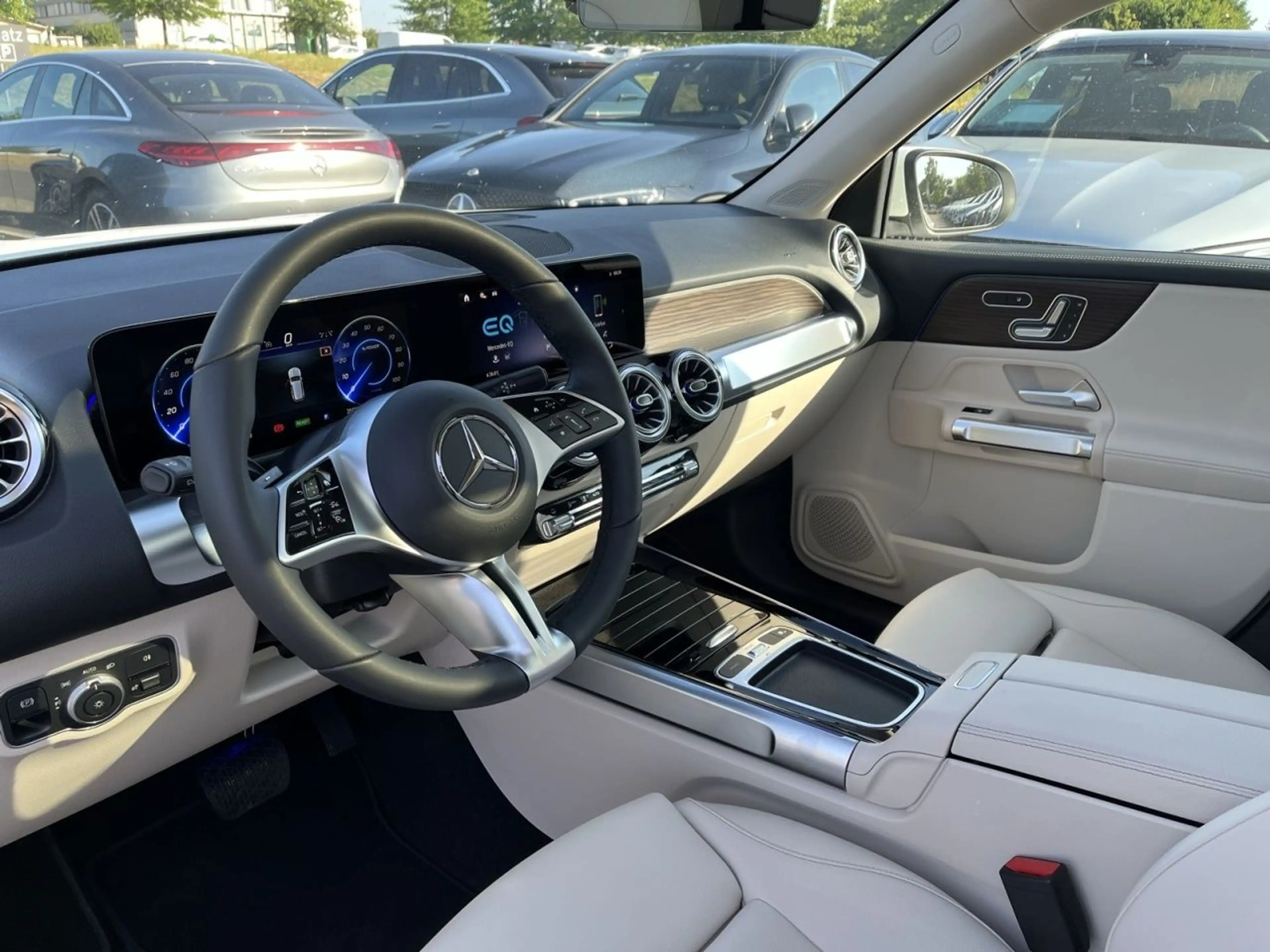 Mercedes-Benz EQB 350 4MATIC PROGRESSIVE+TOTW+AMBIENTE+PANO — photo 11