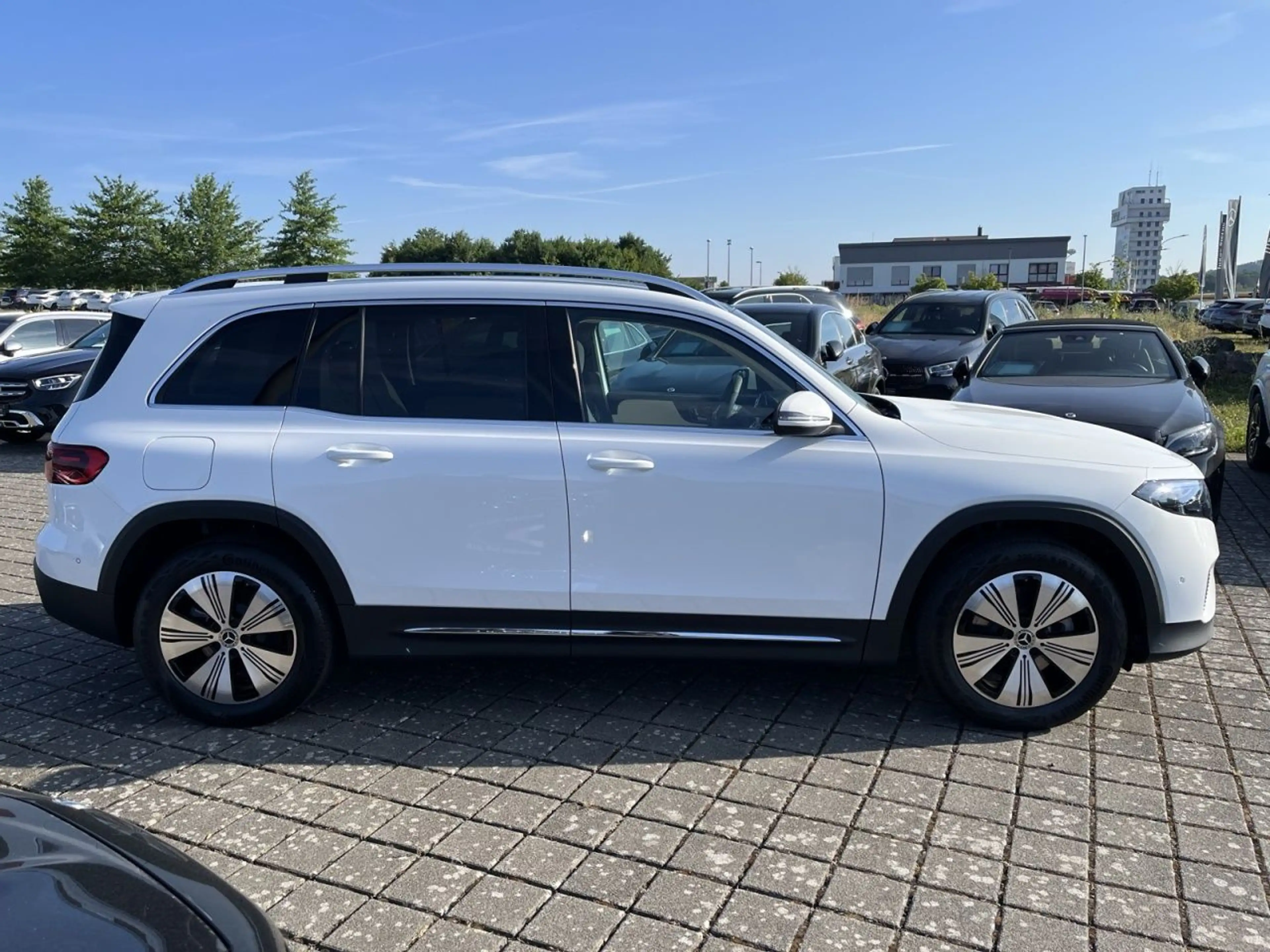 Mercedes-Benz EQB 350 4MATIC PROGRESSIVE+TOTW+AMBIENTE+PANO — photo 5