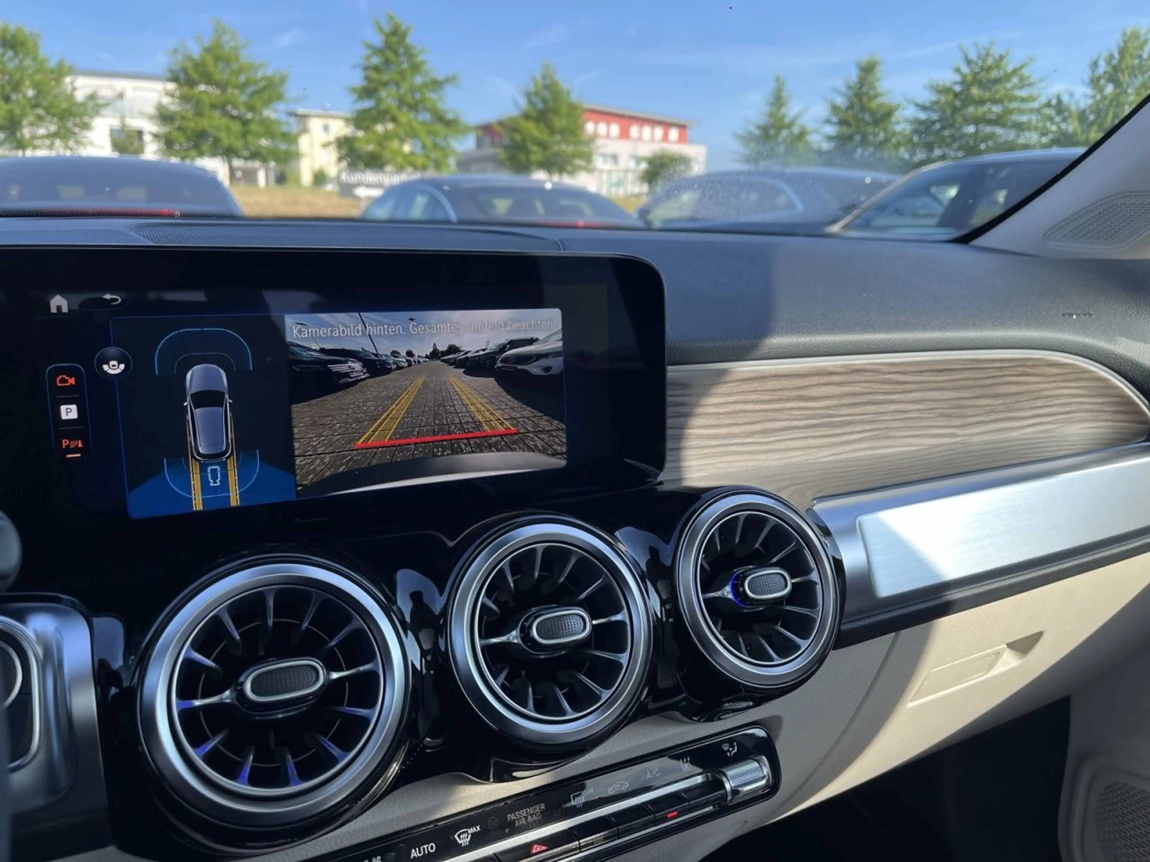 Mercedes-Benz EQB 350 4MATIC PROGRESSIVE+TOTW+AMBIENTE+PANO — photo 15