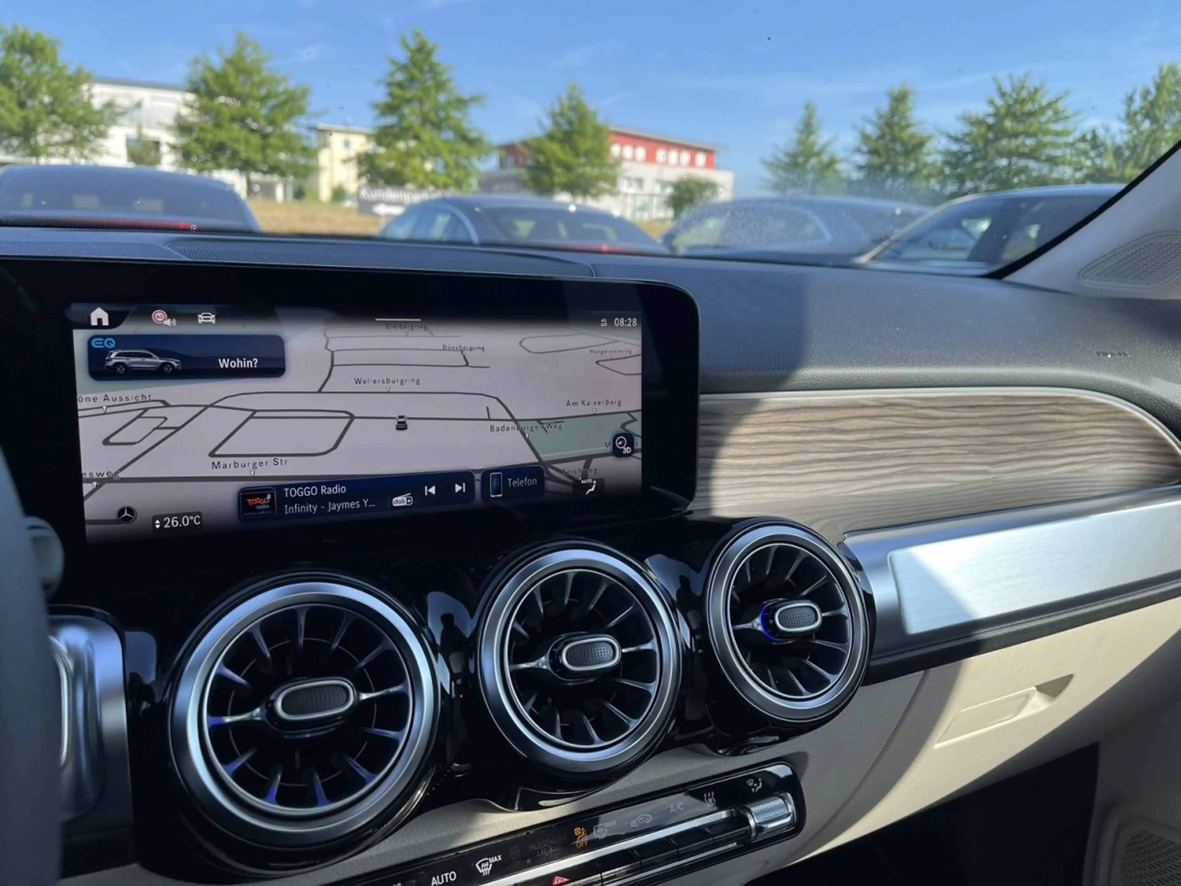 Mercedes-Benz EQB 350 4MATIC PROGRESSIVE+TOTW+AMBIENTE+PANO — photo 14