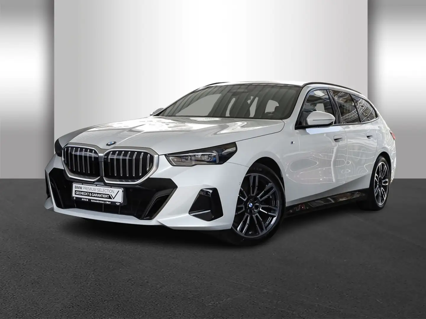 BMW 520 d Touring M Sportpaket Panorama Standhzg. AHK Weiß - 2