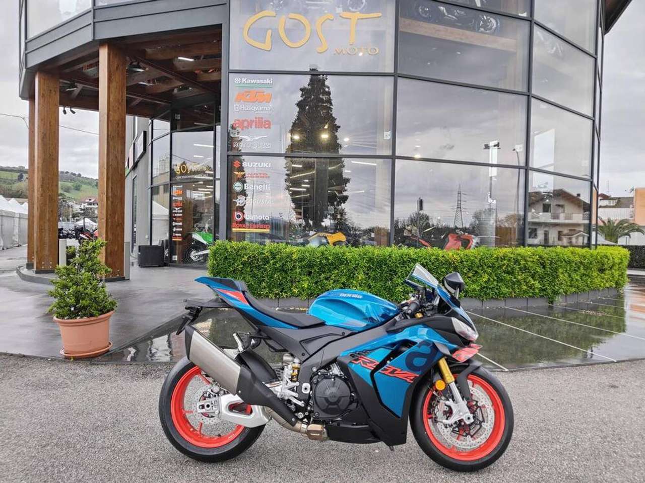 Aprilia RSV4 1100