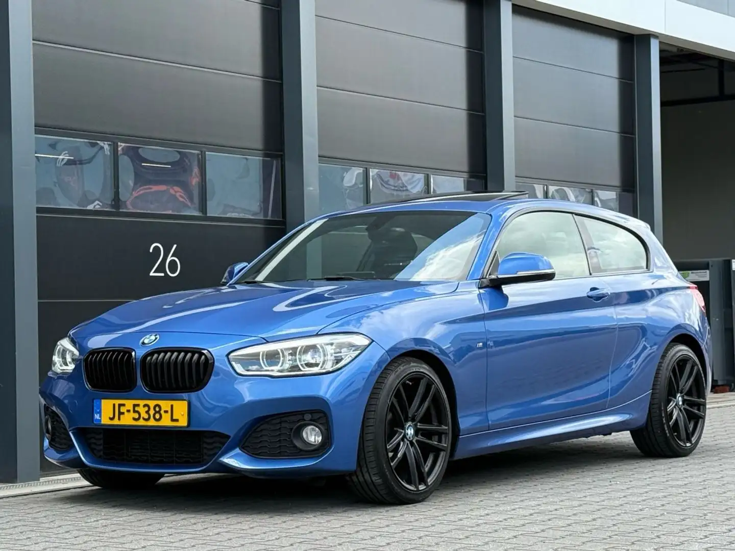 BMW 114 1-serie 114d M-Pakket Dak Clima EURO-6 Blauw - 1