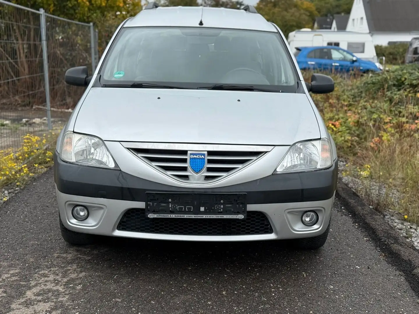 Dacia Logan MCV Kombi Laureate, 7 Sitzer Silber - 2