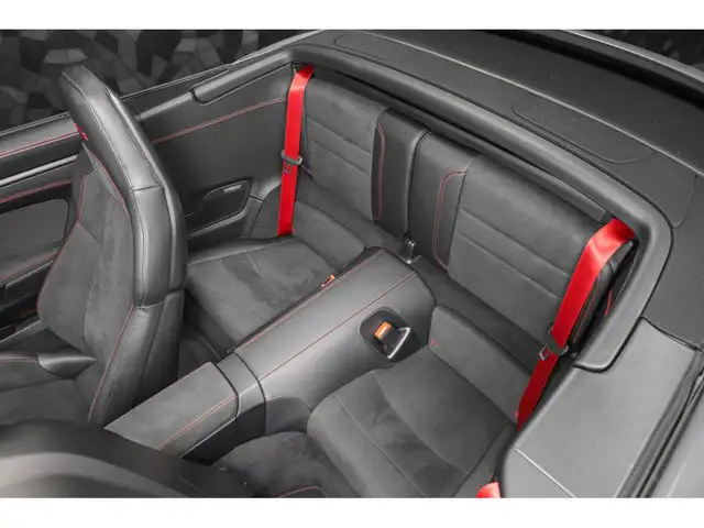 Porsche 911 view 10