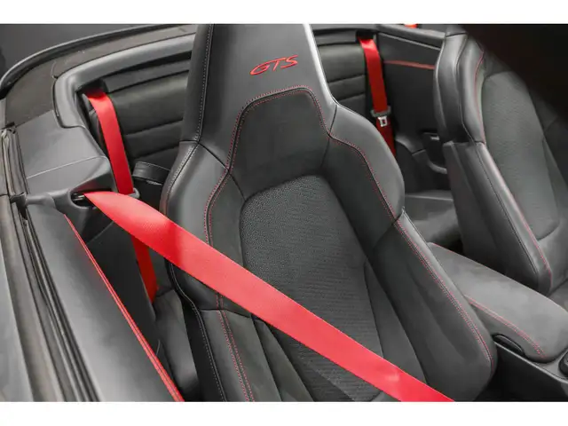 Porsche 911 view 11