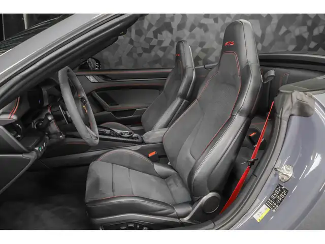Porsche 911 view 9