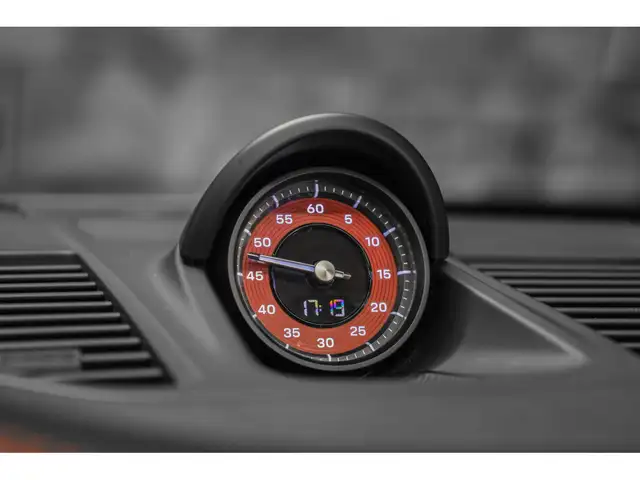 Porsche 911 view 13