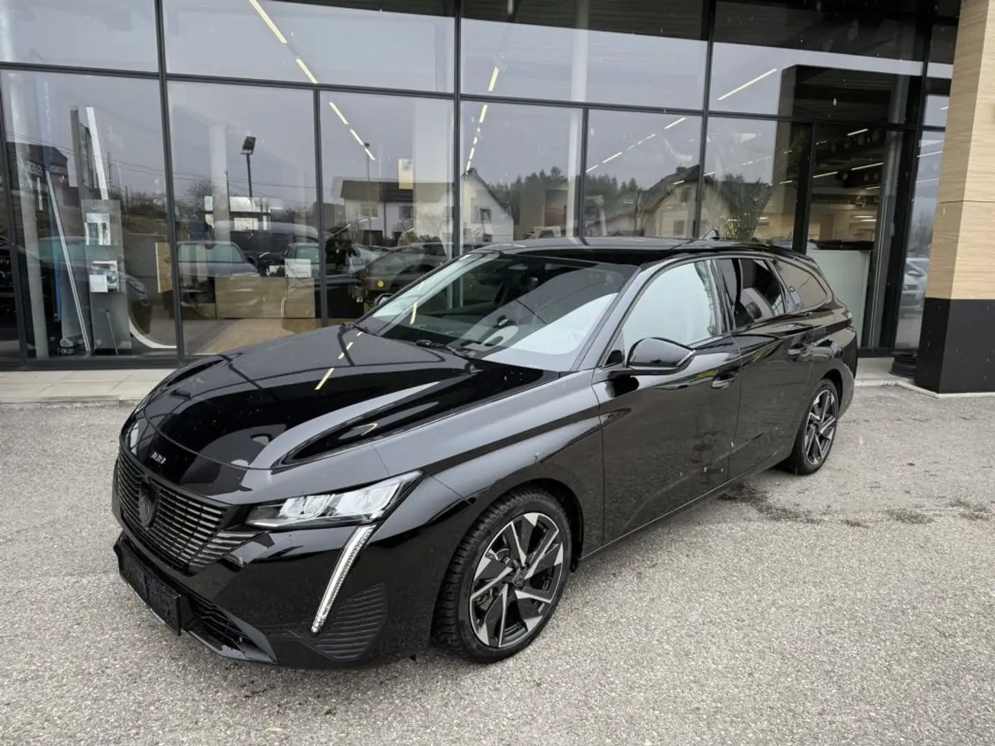 Peugeot 308 SW ALLURE Hybrid 145 e-DCS6 Schwarz - 2