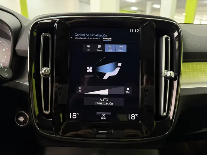 Volvo XC40 T2 Momentum Core man 2021, foto 19