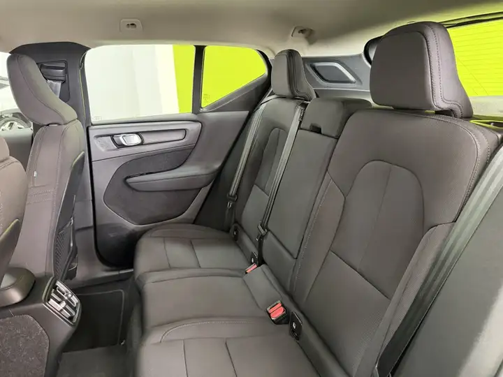 Volvo XC40 T2 Momentum Core man 2021, foto 28