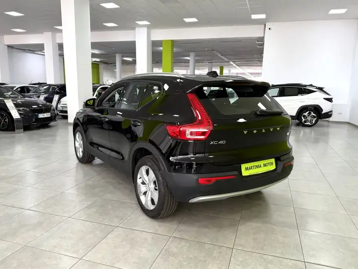 Volvo XC40 T2 Momentum Core man 2021, foto 7