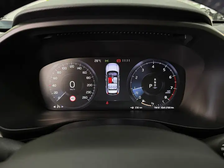 Volvo XC40 T2 Momentum Core man 2021, foto 11