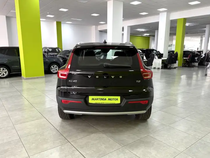 Volvo XC40 T2 Momentum Core man 2021, foto 6
