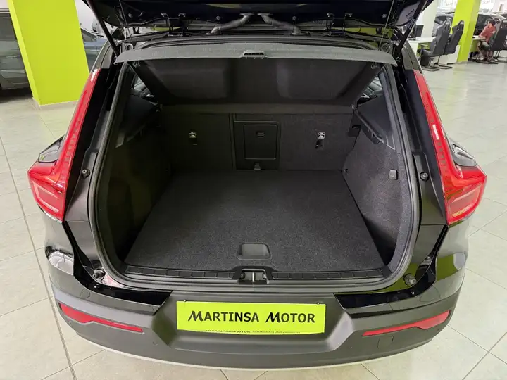 Volvo XC40 T2 Momentum Core man 2021, foto 29