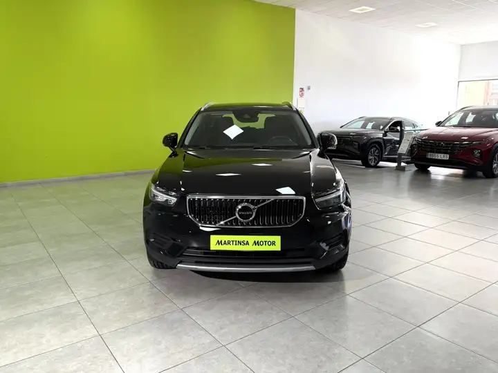 Volvo XC40 T2 Momentum Core man 2021, foto 2