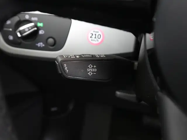 Audi A4 view 14