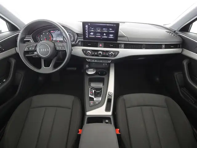 Audi A4 view 11