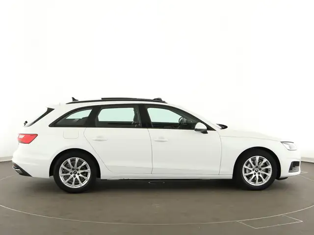 Audi A4 view 8