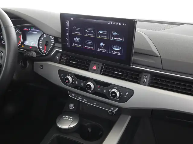 Audi A4 view 13