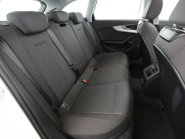 Audi A4 view 15