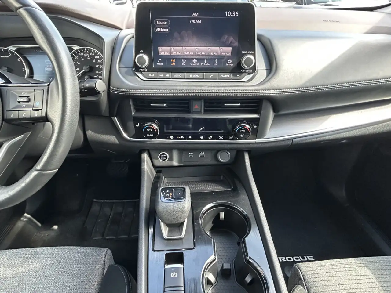 Nissan Rogue снимка Nissan Rogue
