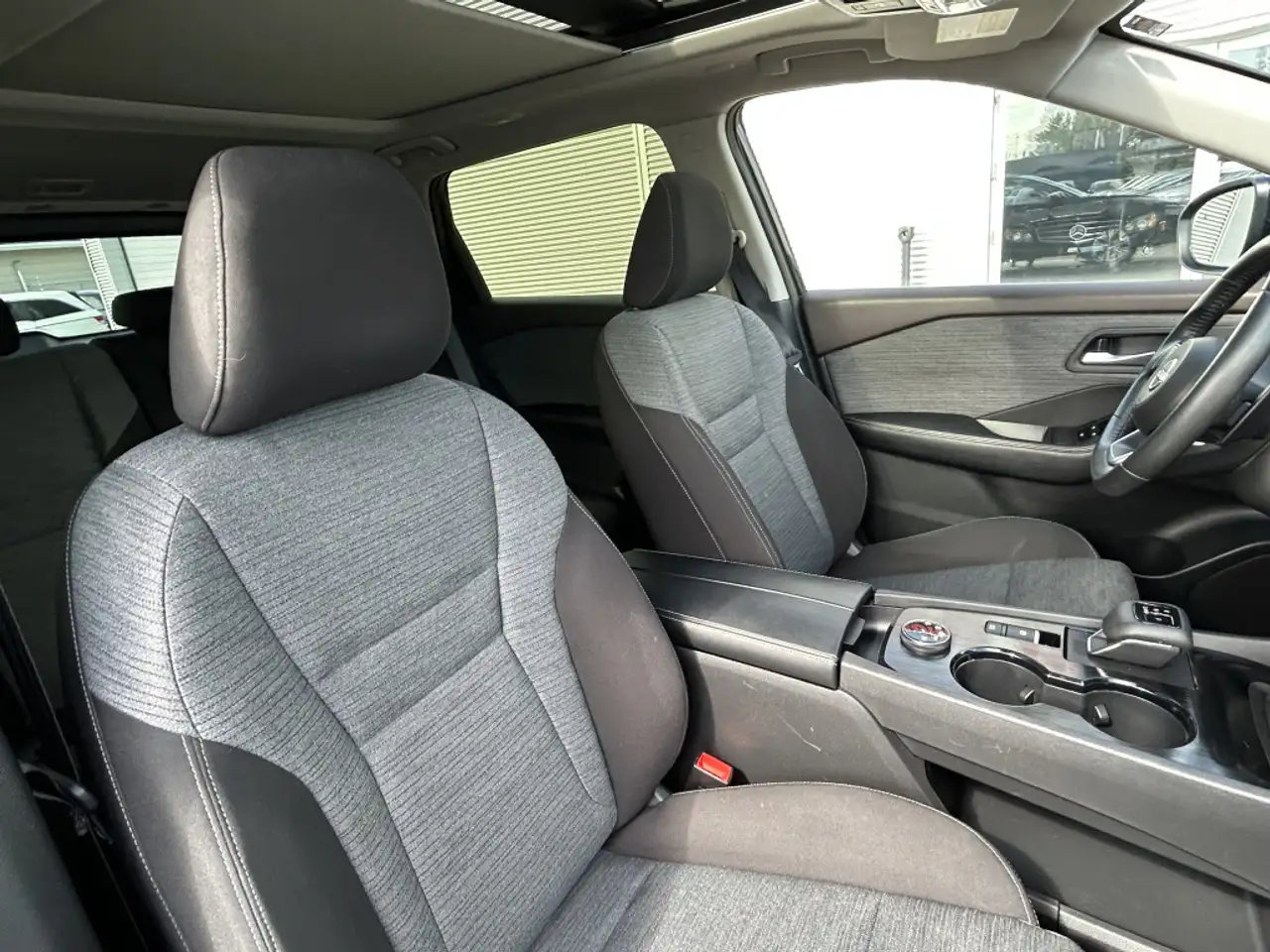 Nissan Rogue снимка Nissan Rogue