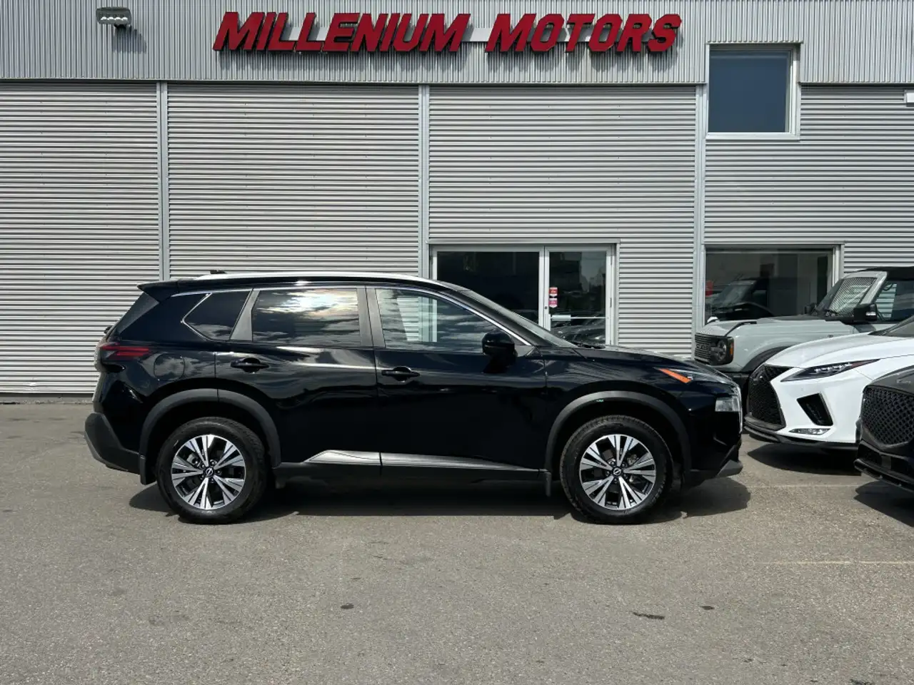 Nissan Rogue снимка Nissan Rogue