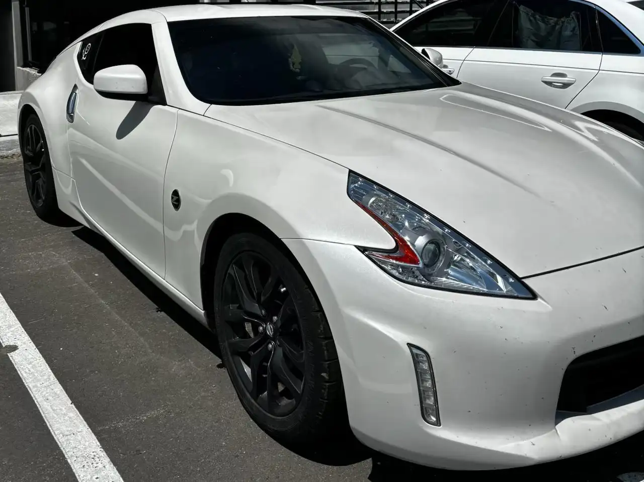 Nissan 370Z снимка Nissan 370Z