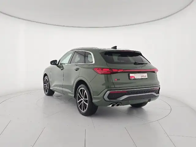 Audi Q5 view 3