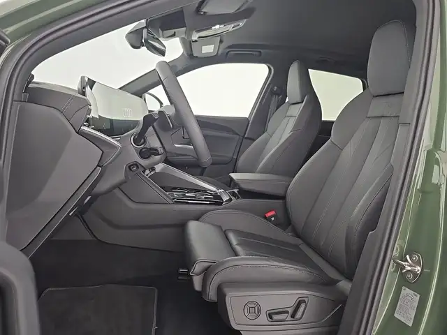 Audi Q5 view 9