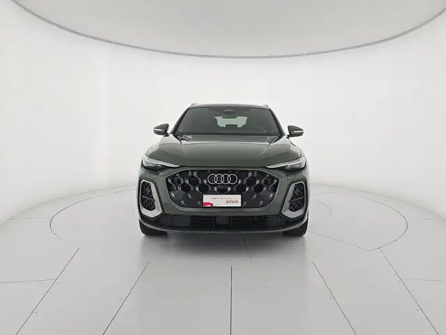 Audi Q5 view 7