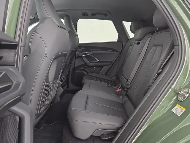 Audi Q5 view 10