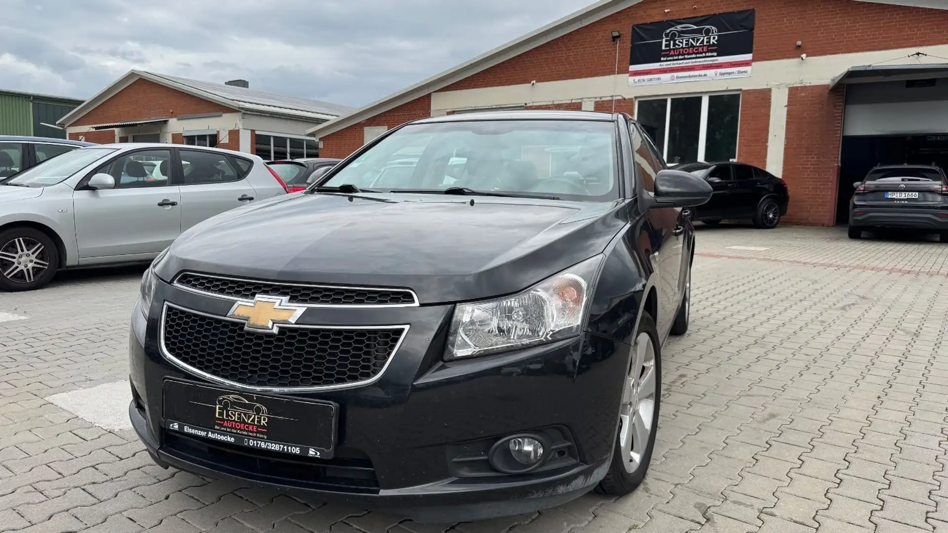 Chevrolet Cruze LT Navi Klima PDC Automatik Schwarz - 1