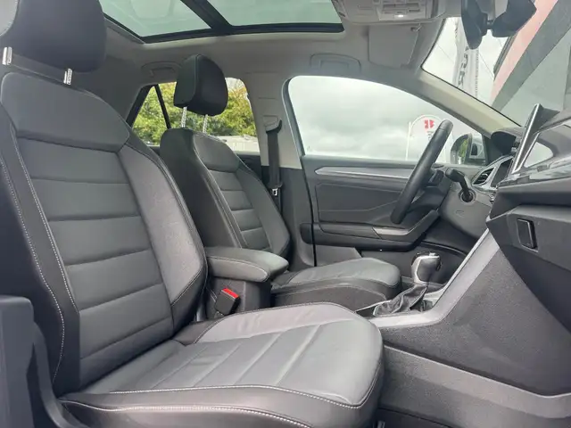 Volkswagen T-Roc view 10