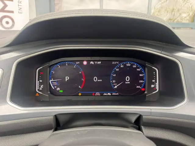 Volkswagen T-Roc view 13