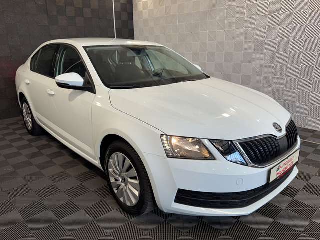 Imagine Skoda Octavia Lim. *ACTIVE*LED-GREEN TEC-USB-SERVO-MP3