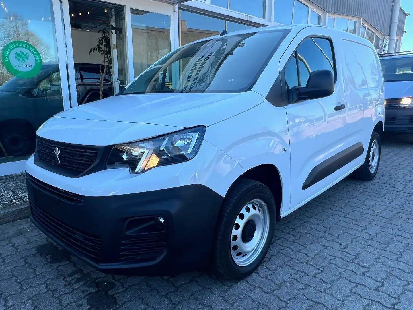 Peugeot Partner PARTNER PREMIUM  L1/AUTOMATIK/TEMPO/TÜV+SERVICE Weiß - 2