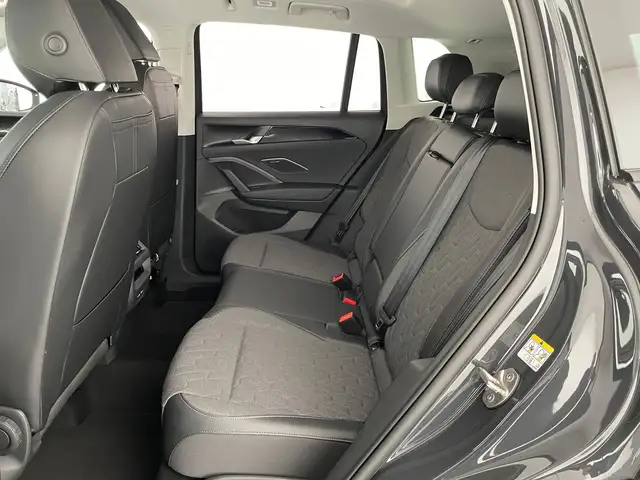 Volkswagen Tiguan view 11