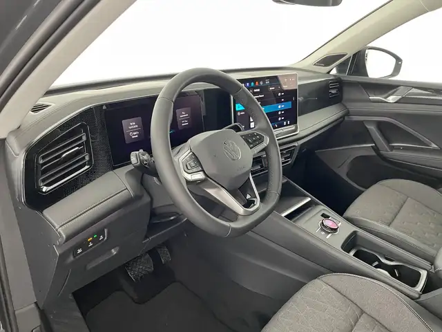 Volkswagen Tiguan view 8