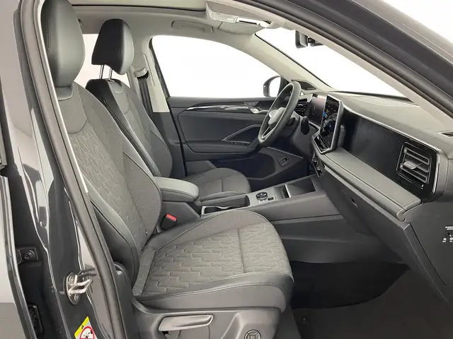Volkswagen Tiguan view 10