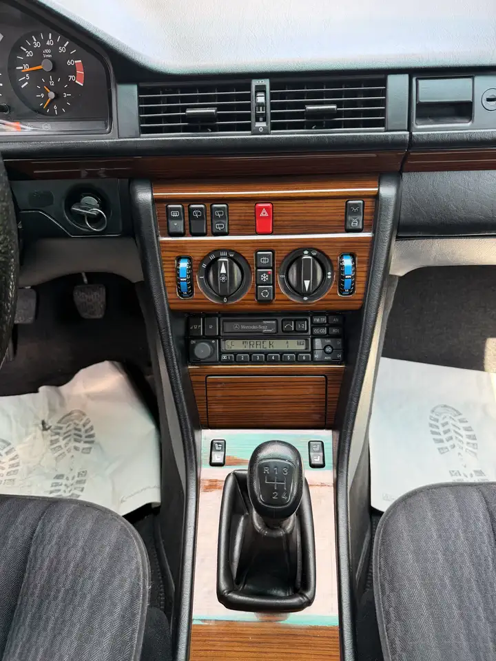 Mercedes-Benz E 230 TE 2 Hand Top Zustand, foto 9