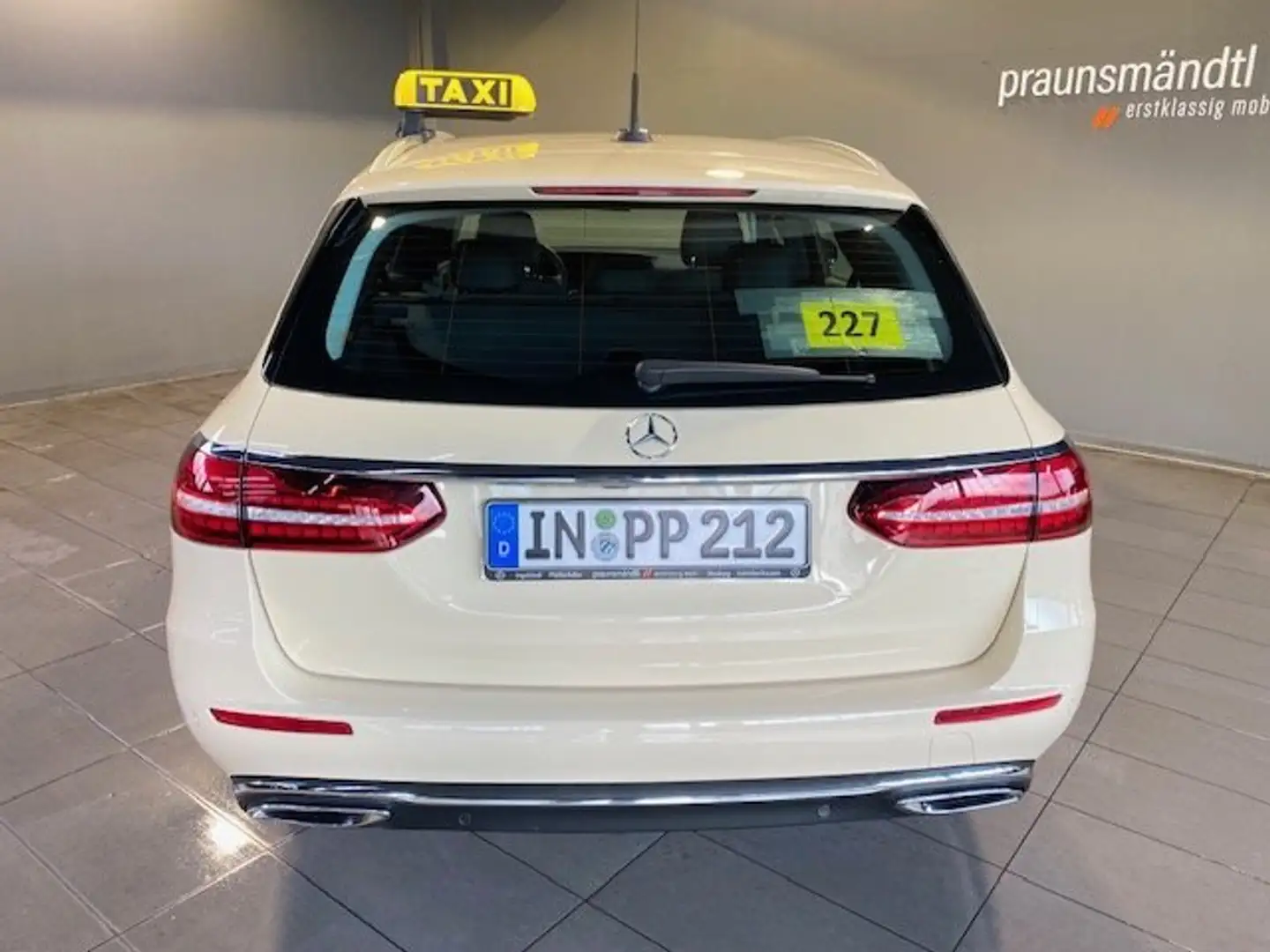 Mercedes-Benz E 220 d T-Modell "Das Taxi" Park-Paket/Taxameter Beige - 2